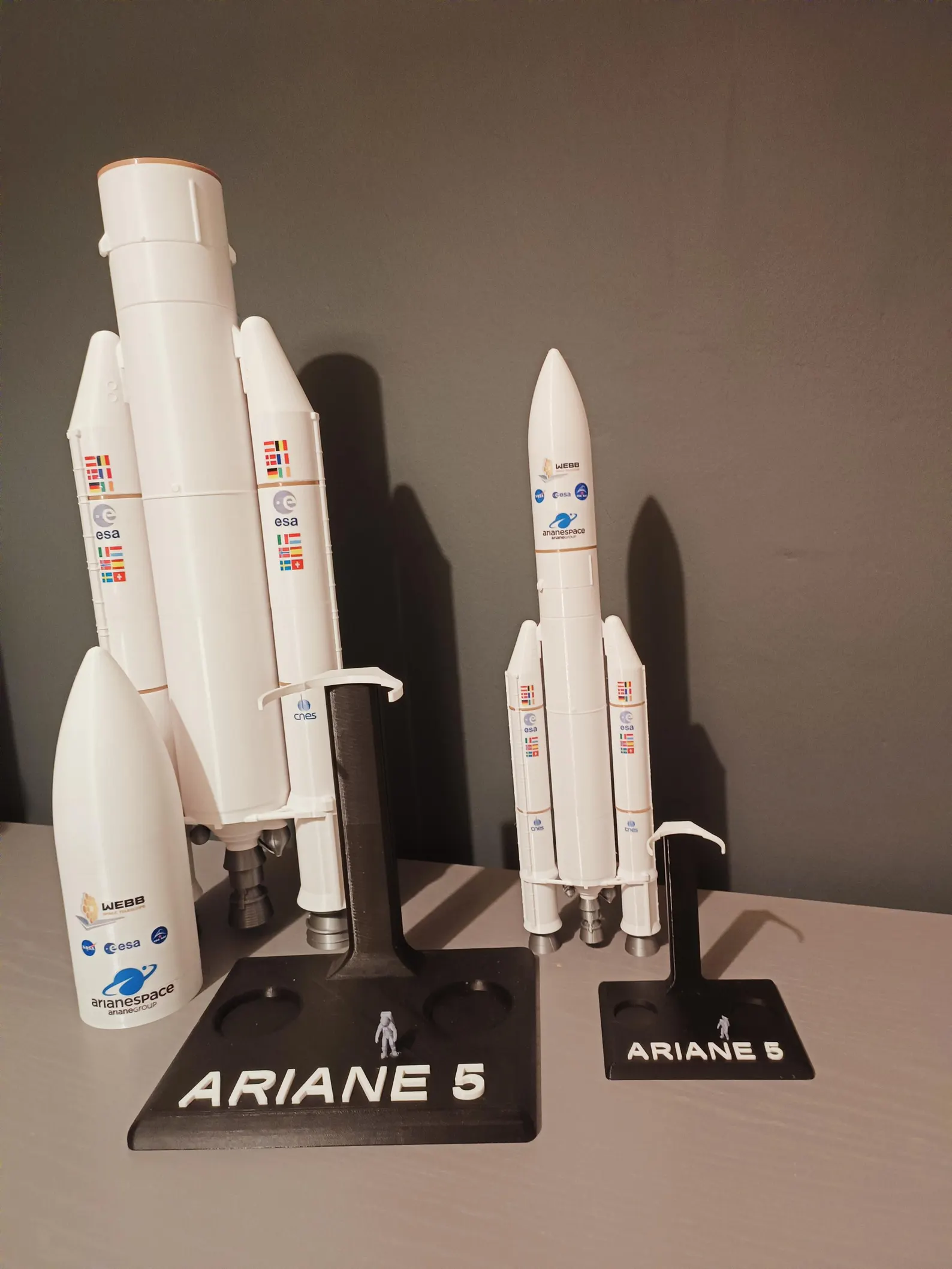 Ariane 5 ECA Display Model with stand - VA-256 James Webb Space Telescope - Image 4