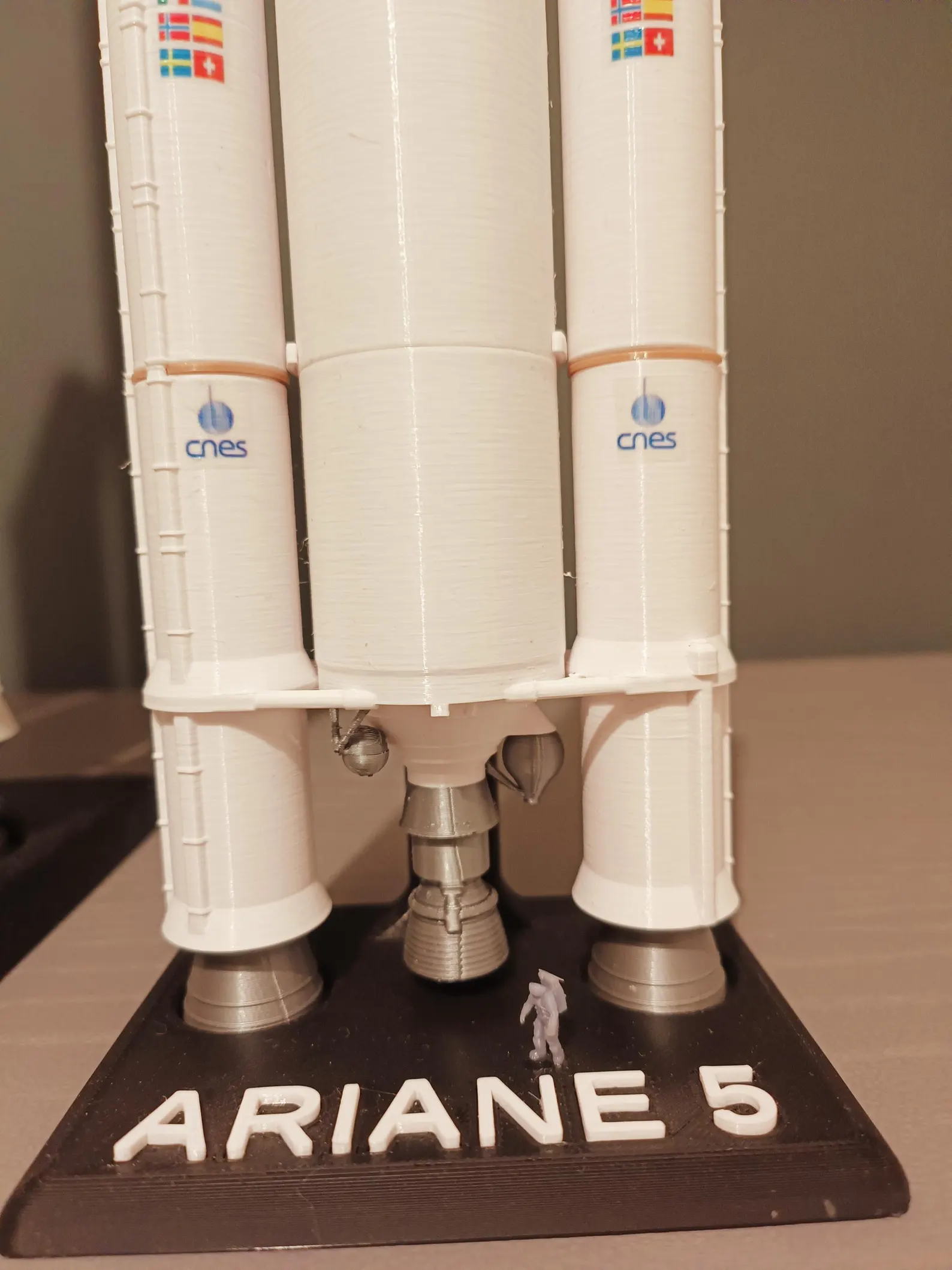 Ariane 5 ECA Display Model with stand - VA-256 James Webb Space Telescope - Image 7