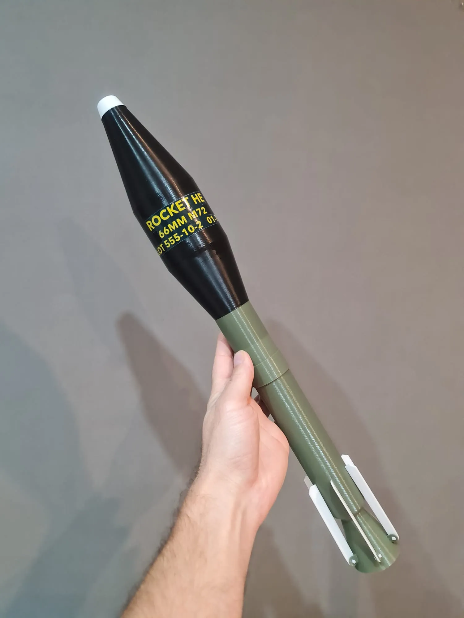 LAW HE ROCKET 66mm - M72 - detailed replica - 1:1 scale - display model