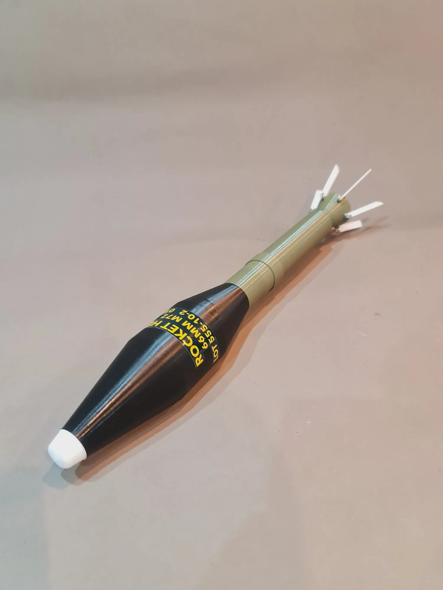 LAW HE ROCKET 66mm - M72 - detailed replica - 1:1 scale - display model - Image 8