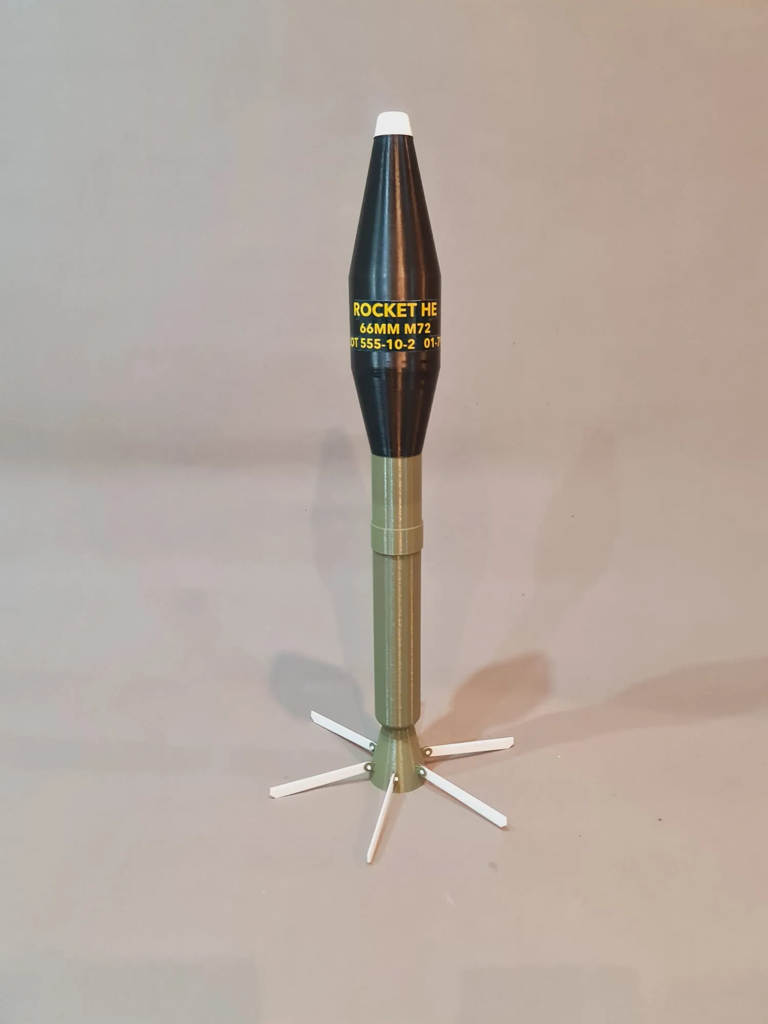 LAW HE ROCKET 66mm - M72 - detailed replica - 1:1 scale - display model - Image 3