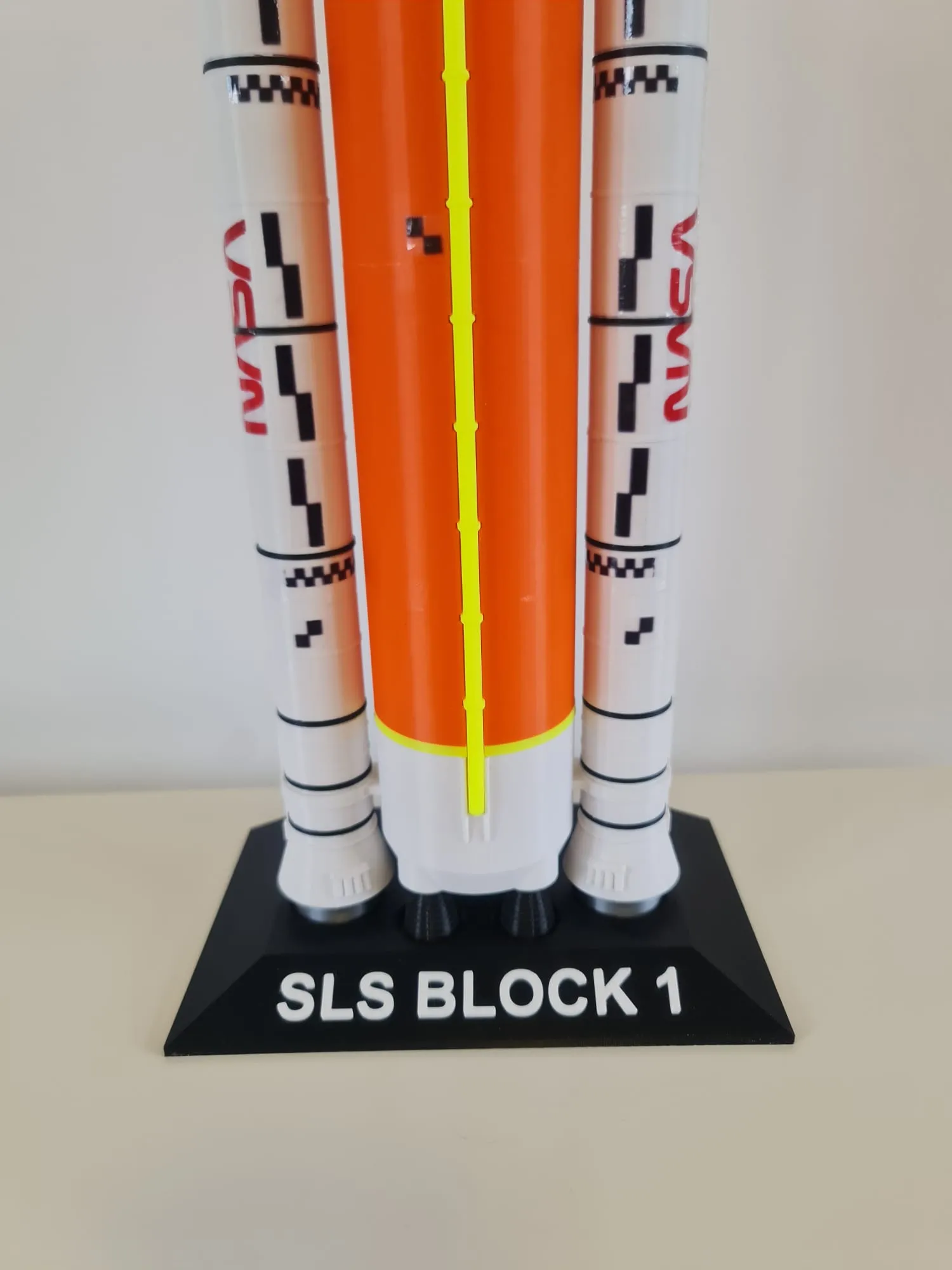 Nasa SLS Artemis 1 Rocket Model - Image 3