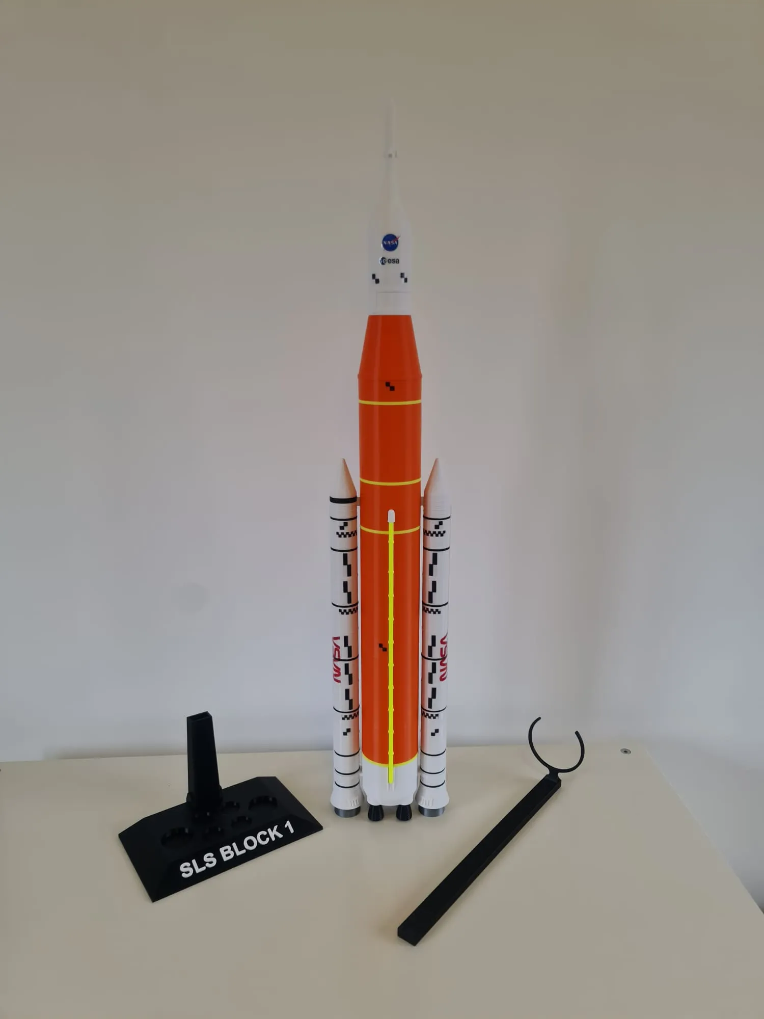 Nasa SLS Artemis 1 Rocket Model - Image 7
