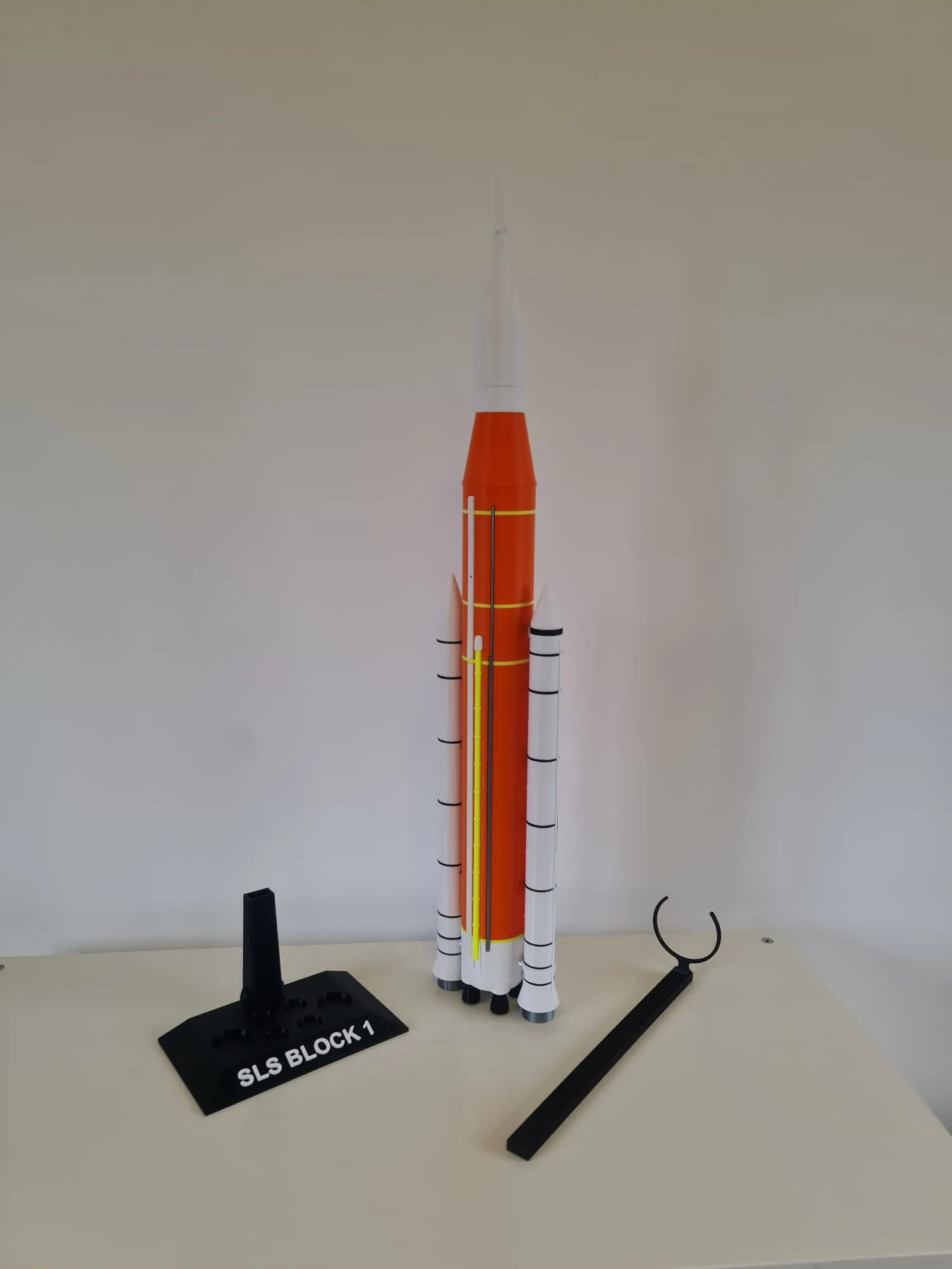 Nasa SLS Artemis 1 Rocket Model - Image 8
