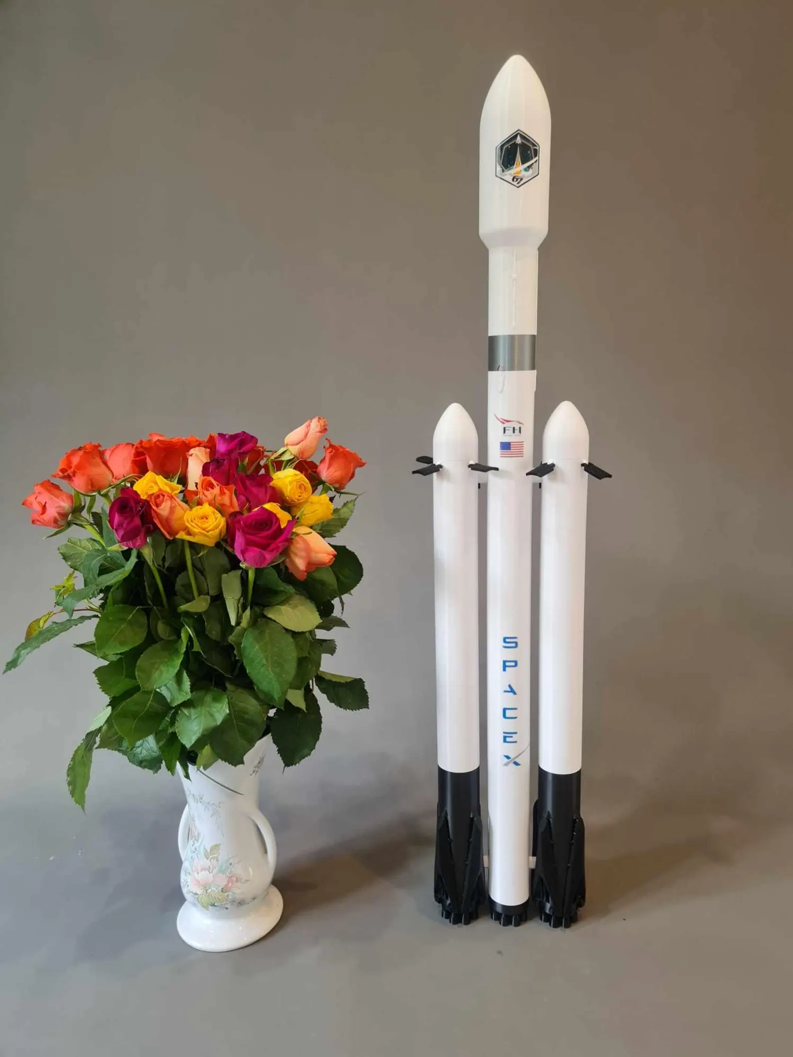 SpaceX Falcon Heavy 1:76 scale 32 inch tall - Image 9